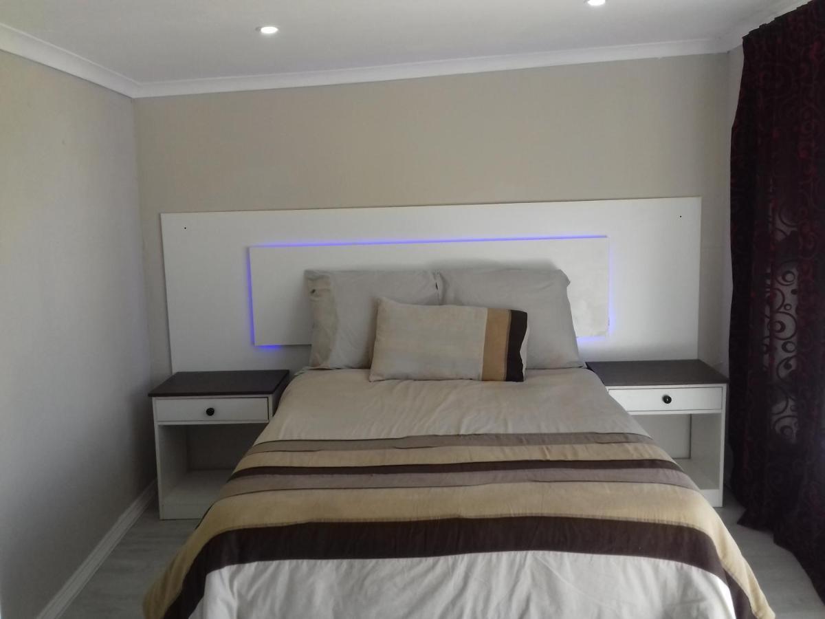 High View Accommodation East London Bagian luar foto