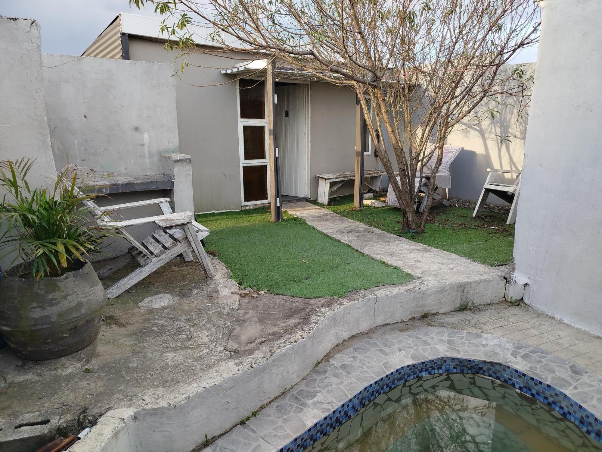 High View Accommodation East London Bagian luar foto