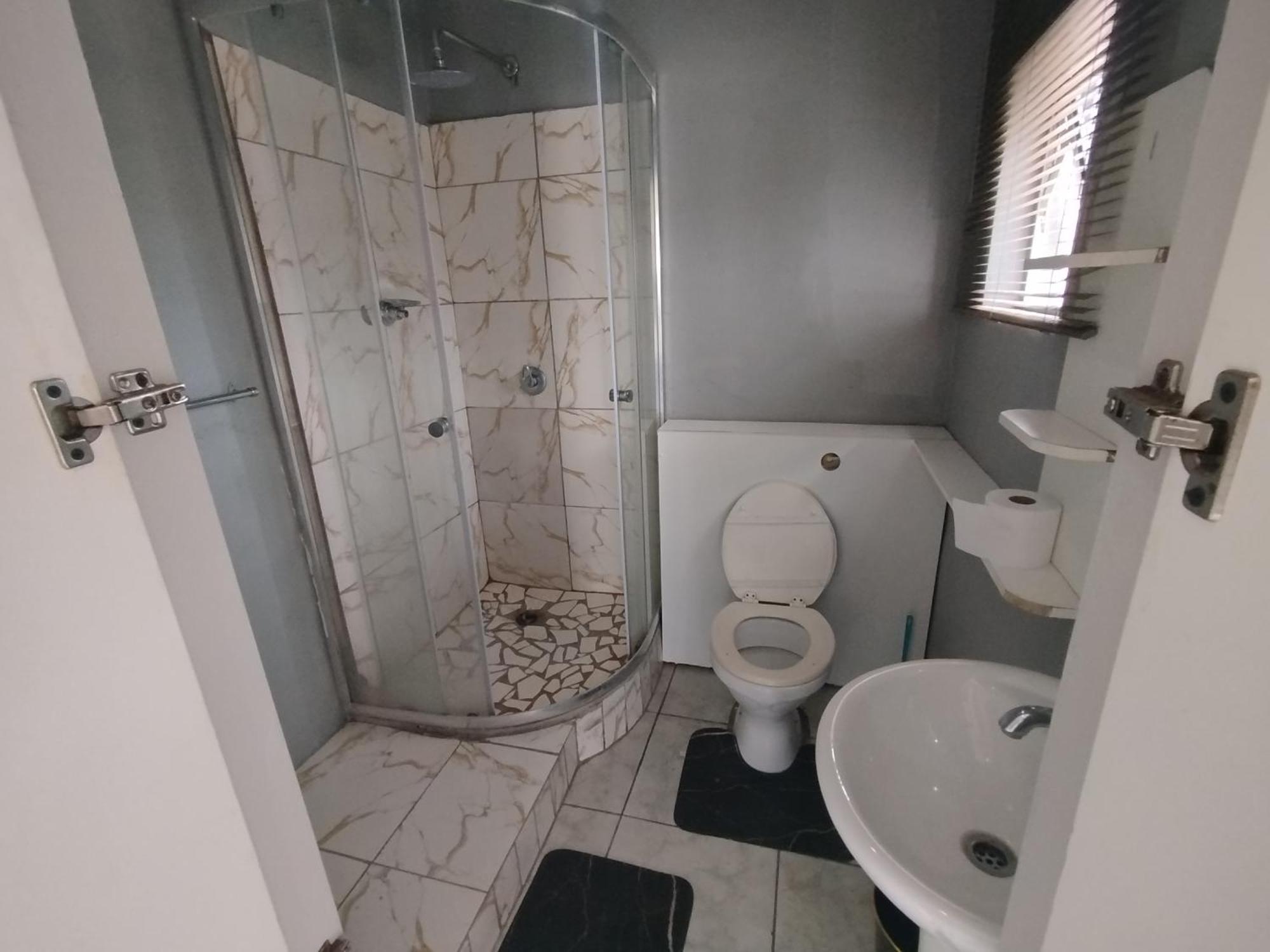 High View Accommodation East London Bagian luar foto